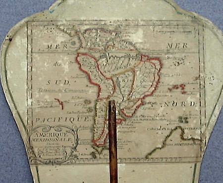 carte sur écrans à la main